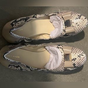 NEW Cole Haan Tali Bow Ballet Flat Size 12. Snake skin print.